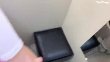Apa bezárta a szobát és popsiba dugott Thumb