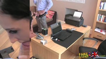 Fingóba is engedélyezte a bátor 22 éves fiatal csajszi az első szex castingján Thumb