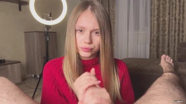 A basznivaló iskolatársam meglátogatott miniszoknyában hogy táncikáljon egy óriásit a kolbászomon Thumb