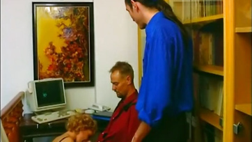Szinkronban dugták meg a cukimuki pesti spiné mind a kettő nyílását a bajor fiúk Thumb