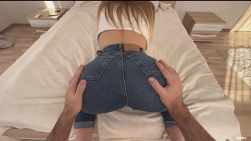 18 éves platinaszőke fiatal lány kutyapózban kapja a cerkát a fincsi nunájába Thumb