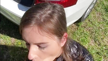 Felszopizta a sunci a faszomat a járgányban majd megálltunk és durván meghágtam Thumb