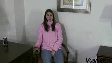 A borostás nunikájával csüccsent bele az aggastyán anonim ügynök szerszámába Thumb