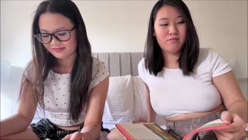 A mostohanővérem és a bájos japán osztálytársnője váltogatva lovagolták meg a farkamat Thumb